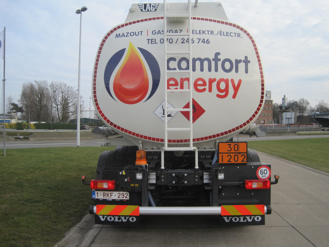 유조트럭 VOLVO FM : 사진 7