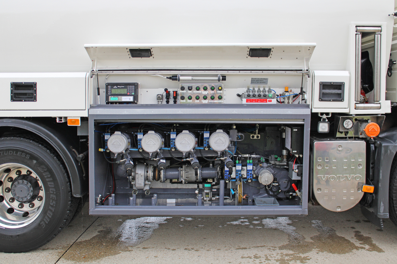 VOLVO FM - 유조트럭 : 사진 2 VOLVO FM - 유조트럭 : 사진 2