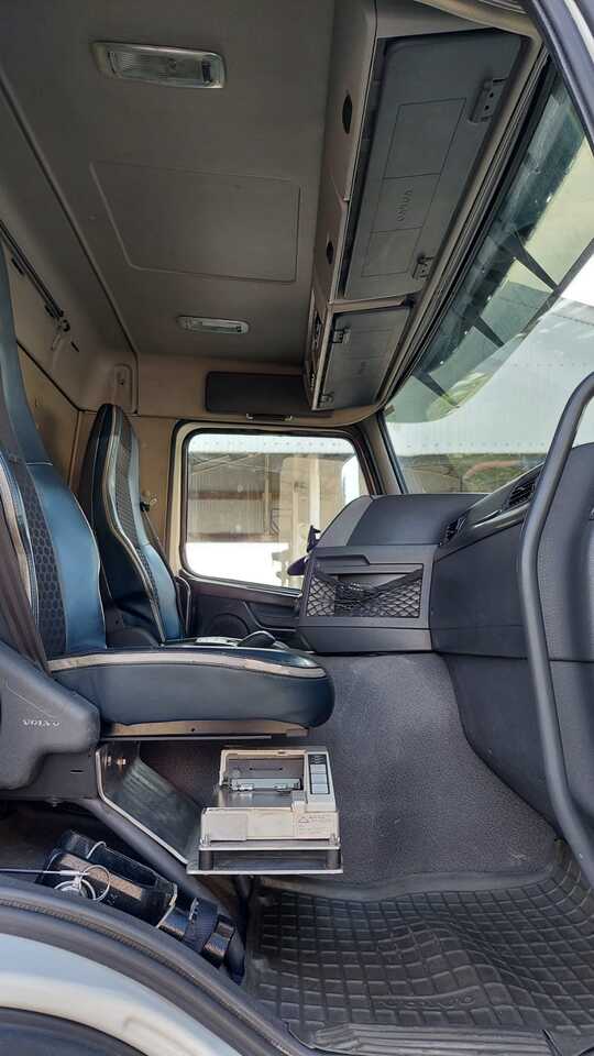 Volvo FMFH - 유조트럭 : 사진 4 Volvo FMFH - 유조트럭 : 사진 4