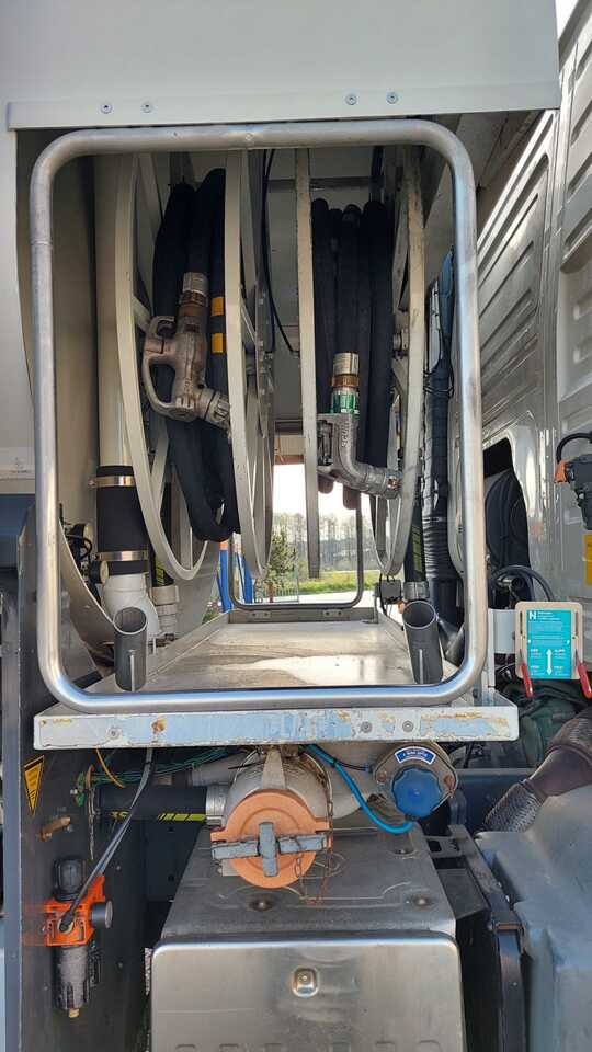 Volvo FMFH - 유조트럭 : 사진 2 Volvo FMFH - 유조트럭 : 사진 2