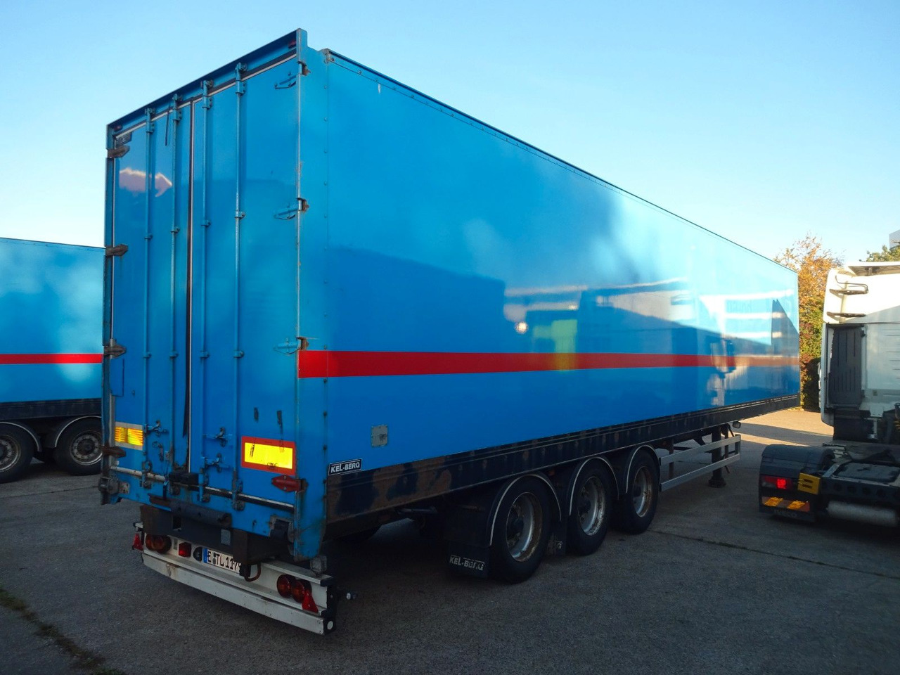 Kel-Berg 3 x Koffer, Doppelstock mit Balken - 밀폐형 박스 세미 트레일러 : 사진 5 Kel-Berg 3 x Koffer, Doppelstock mit Balken - 밀폐형 박스 세미 트레일러 : 사진 5