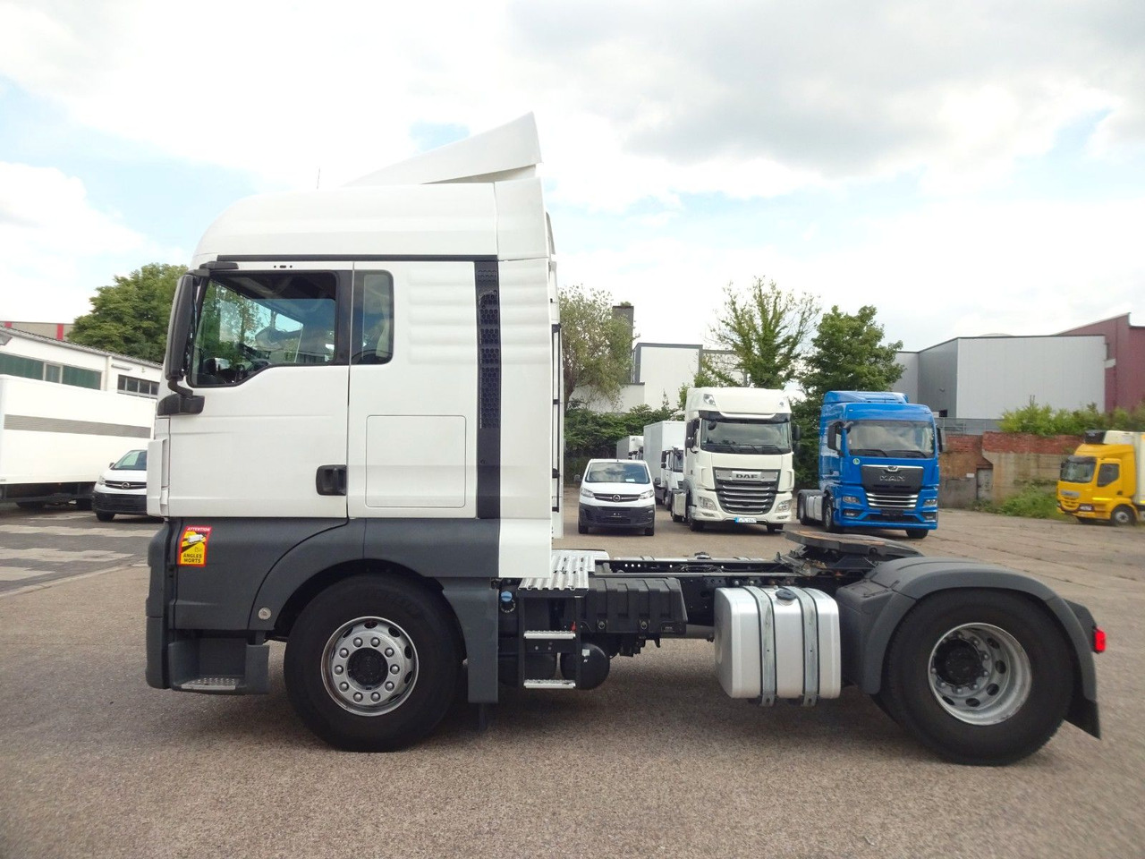 MAN 10 x TGX 18.470, XLX, Intarder, ACC, 2 Tank - 트랙터 유닛 : 사진 5 MAN 10 x TGX 18.470, XLX, Intarder, ACC, 2 Tank - 트랙터 유닛 : 사진 5