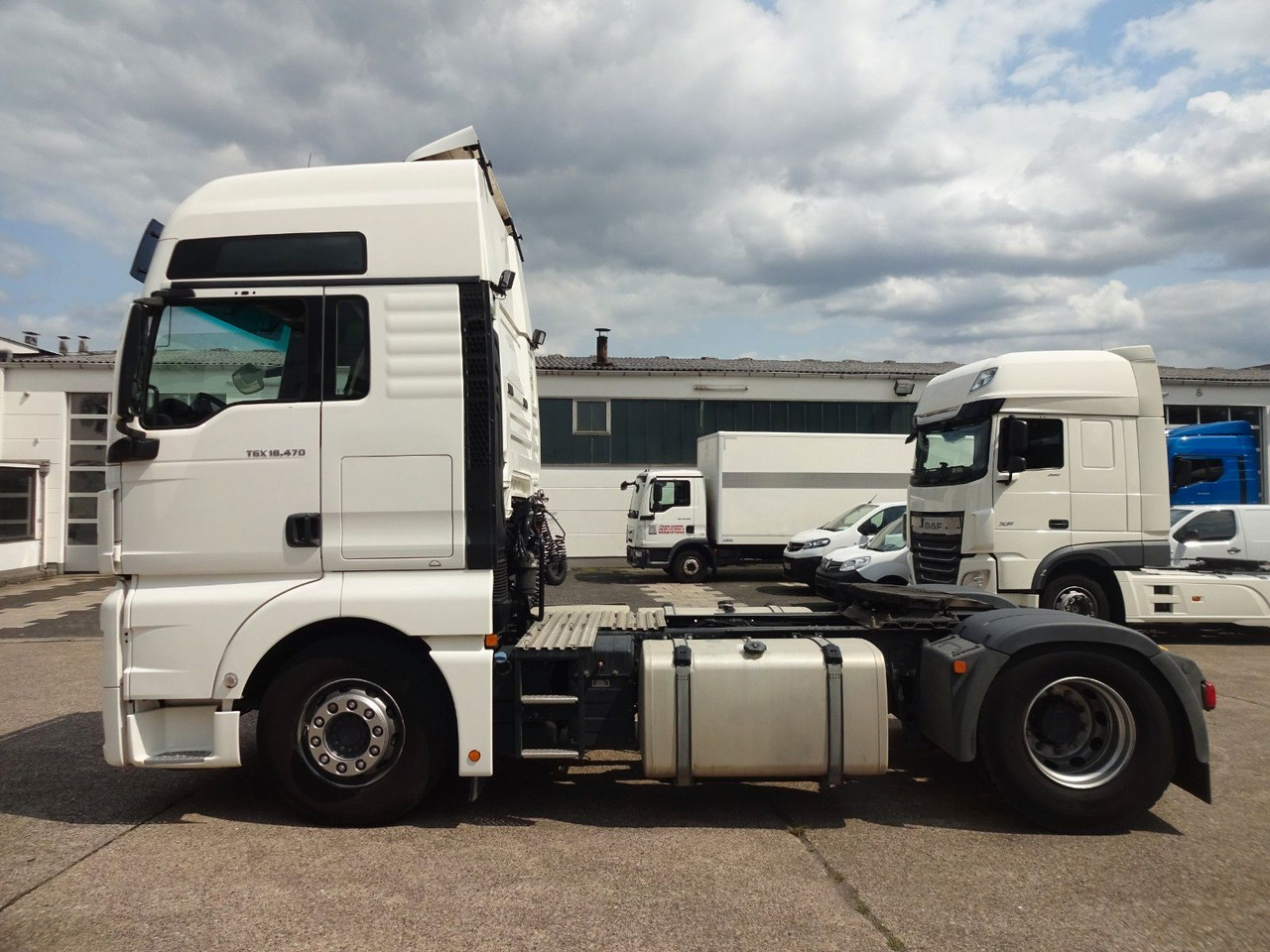 MAN TGX 18.470, XXL, ACC, 2 x Tank, Standklima - 트랙터 유닛 : 사진 4 MAN TGX 18.470, XXL, ACC, 2 x Tank, Standklima - 트랙터 유닛 : 사진 4