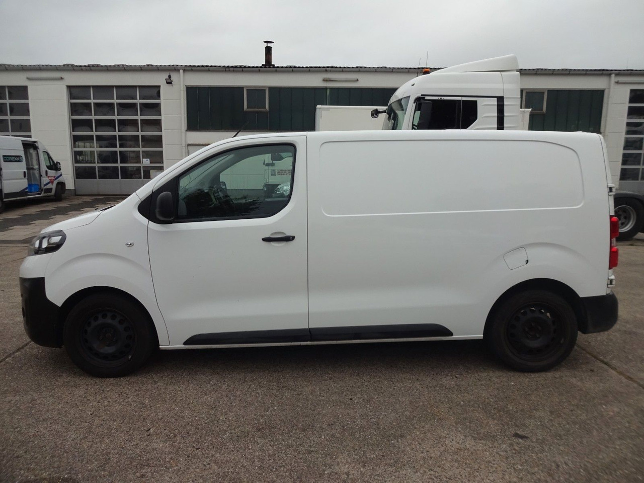 Opel Vivaro Kasten L1H1, Klima, PDC, - 소형 밴 : 사진 3 Opel Vivaro Kasten L1H1, Klima, PDC, - 소형 밴 : 사진 3