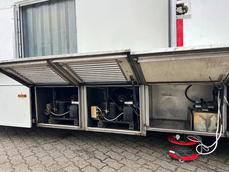 DAF LF 180 4X2 Verkoopopbouw/Verkaufsaufbau +Koeling Hydraulisch uitklapbaar - 벤딩 트럭 : 사진 5 DAF LF 180 4X2 Verkoopopbouw/Verkaufsaufbau +Koeling Hydraulisch uitklapbaar - 벤딩 트럭 : 사진 5