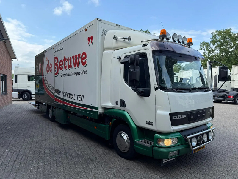 DAF LF 45.220 Laadklep/LBW Zijdeur Airco Slaapcabine AHK - 박스 트럭 : 사진 2 DAF LF 45.220 Laadklep/LBW Zijdeur Airco Slaapcabine AHK - 박스 트럭 : 사진 2