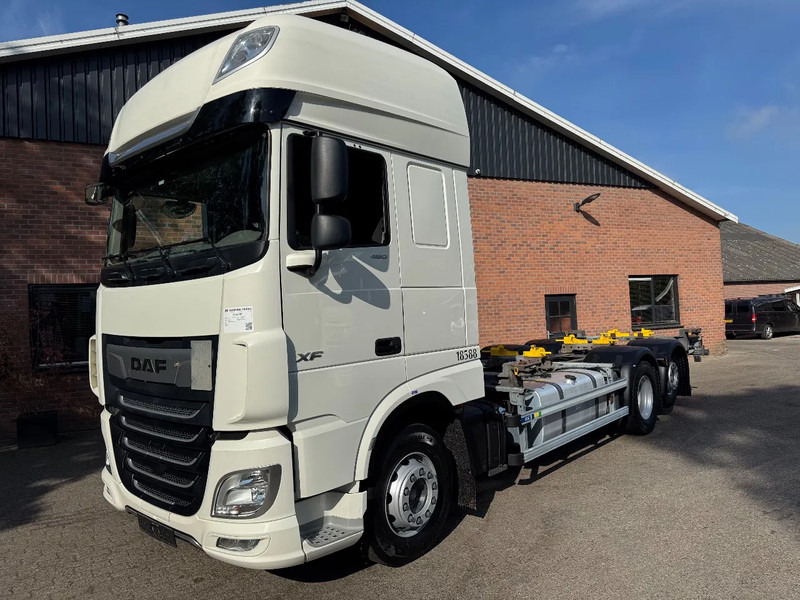 DAF XF 480 6X2 SSC FAR BDF Retarder 2x AHK 7.82 Multiwechseler - 컨테이너 운반 장치/ 스와프 보디 트럭 : 사진 1 DAF XF 480 6X2 SSC FAR BDF Retarder 2x AHK 7.82 Multiwechseler - 컨테이너 운반 장치/ 스와프 보디 트럭 : 사진 1