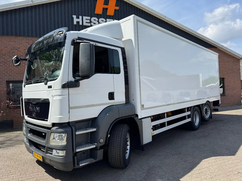 MAN TGS 26.320 EEV Koffer Stuuras AHK 2.500KG LBW 479.810! NL TRUCK - 박스 트럭 : 사진 1 MAN TGS 26.320 EEV Koffer Stuuras AHK 2.500KG LBW 479.810! NL TRUCK - 박스 트럭 : 사진 1