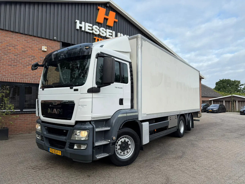 MAN TGS 26.320 EEV Koffer Stuuras AHK 3.000KG LBW 370.859 KM! NL Truck - 박스 트럭 : 사진 1 MAN TGS 26.320 EEV Koffer Stuuras AHK 3.000KG LBW 370.859 KM! NL Truck - 박스 트럭 : 사진 1