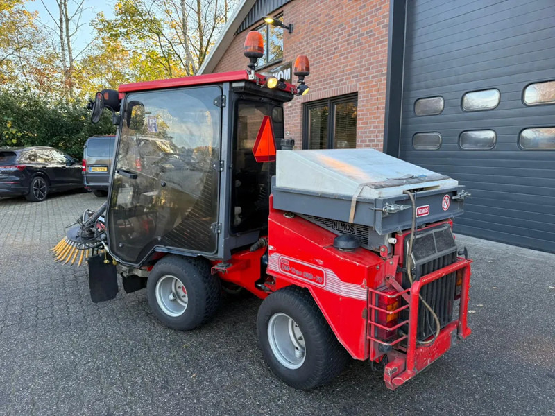 Nimos DM-Trac 205 OKB-70- Onkruidborstelmachine Werktuigendrager 4X Hydraulische functie - 산업용 스위퍼 : 사진 3 Nimos DM-Trac 205 OKB-70- Onkruidborstelmachine Werktuigendrager 4X Hydraulische functie - 산업용 스위퍼 : 사진 3