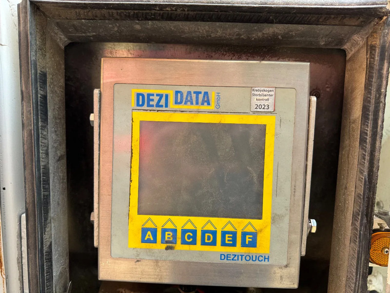 농장 트레일러 ROHR FUEL Kraftstoff Benzin/Diesel 26.000L 4 Rooms ADR Pump : 사진 11 농장 트레일러 ROHR FUEL Kraftstoff Benzin/Diesel 26.000L 4 Rooms ADR Pump : 사진 11