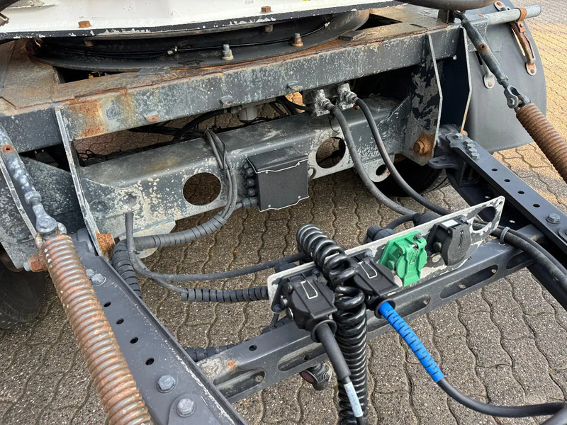 농장 트레일러 ROHR FUEL Kraftstoff Benzin/Diesel 26.000L 4 Rooms ADR Pump : 사진 10 농장 트레일러 ROHR FUEL Kraftstoff Benzin/Diesel 26.000L 4 Rooms ADR Pump : 사진 10