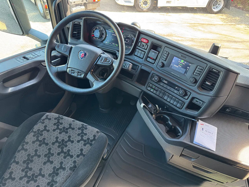 Scania S460 Super Retarder 260.570KM 2X tank Old type dashboard APK 04/2026 - 트랙터 유닛 : 사진 5 Scania S460 Super Retarder 260.570KM 2X tank Old type dashboard APK 04/2026 - 트랙터 유닛 : 사진 5