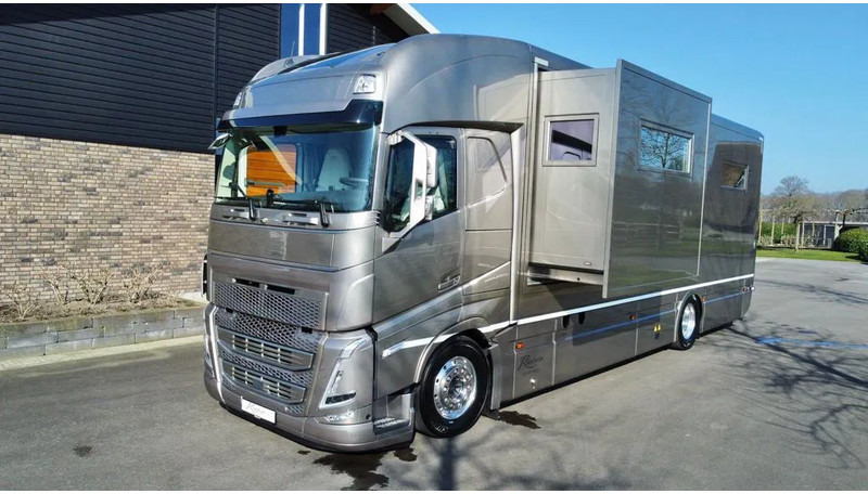 Volvo Motorhome Pop-out - Garage - 4.780KM - New condition FH 540 - 캠핑카 : 사진 2 Volvo Motorhome Pop-out - Garage - 4.780KM - New condition FH 540 - 캠핑카 : 사진 2