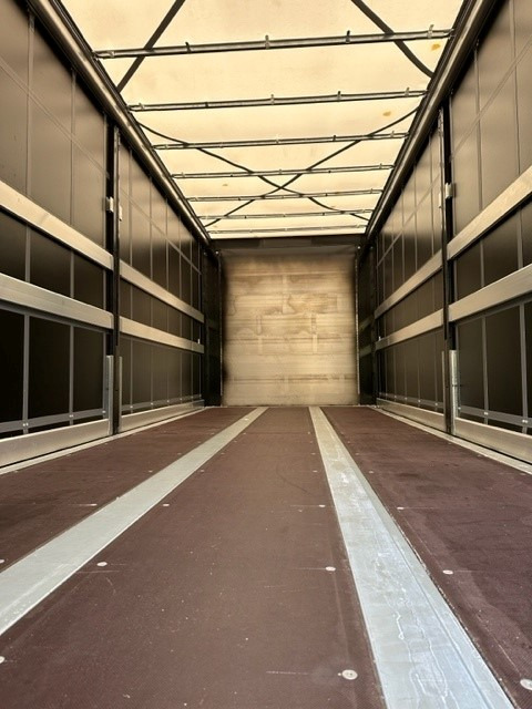 Kögel BDF-System, 7.450 mm lang, Farbe: RAL 9005 schwarz - 커튼 사이드 스왑 바디 : 사진 4 Kögel BDF-System, 7.450 mm lang, Farbe: RAL 9005 schwarz - 커튼 사이드 스왑 바디 : 사진 4