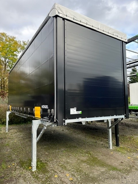 Kögel BDF-System, 7.450 mm lang, Farbe: RAL 9005 schwarz - 커튼 사이드 스왑 바디 : 사진 5 Kögel BDF-System, 7.450 mm lang, Farbe: RAL 9005 schwarz - 커튼 사이드 스왑 바디 : 사진 5