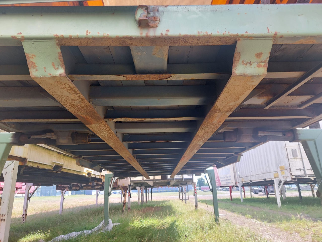 Kögel BDF-System, 7.450 mm lang, Heck: niedrige Türen - 커튼 사이드 스왑 바디 : 사진 4 Kögel BDF-System, 7.450 mm lang, Heck: niedrige Türen - 커튼 사이드 스왑 바디 : 사진 4