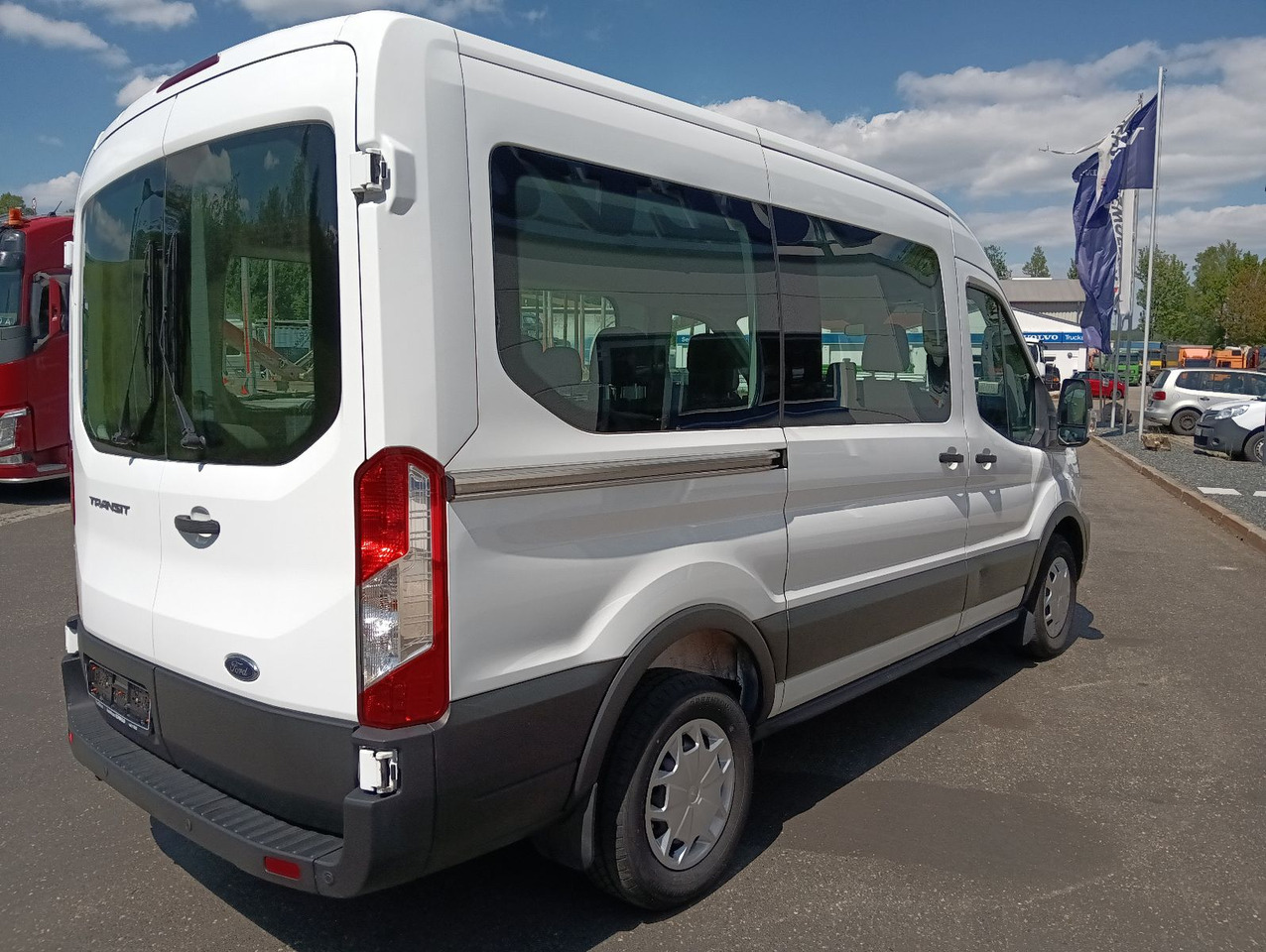 Ford Transit Kombi 350 L2 Trend 9-Sitzer 2xHeizung/Kl - 승합차, 콤비 밴 : 사진 4 Ford Transit Kombi 350 L2 Trend 9-Sitzer 2xHeizung/Kl - 승합차, 콤비 밴 : 사진 4