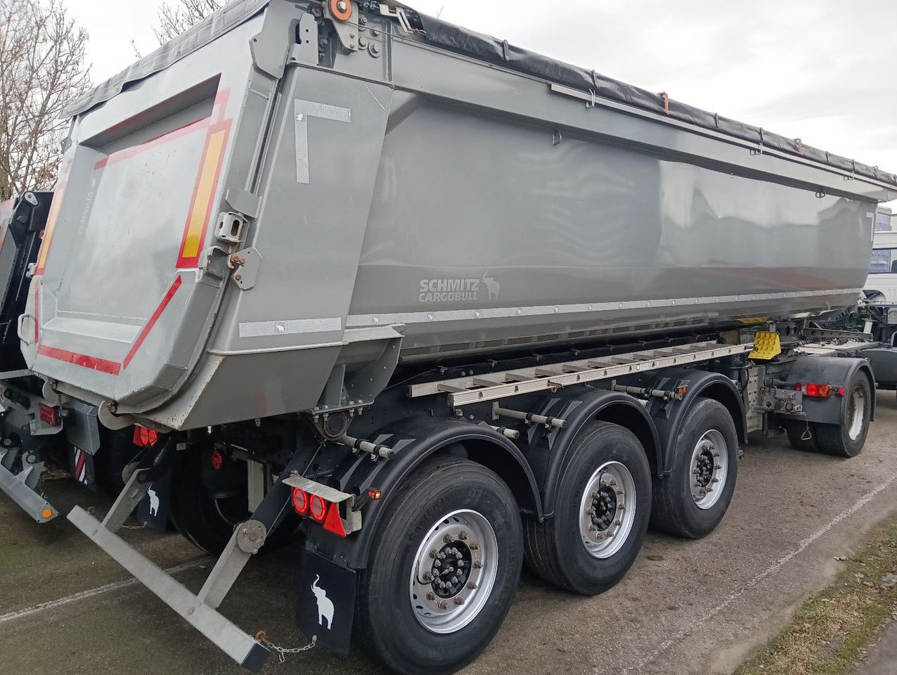 Schmitz Cargobull SKI24-7.2 SR HARDOX 27,5m3 FullOption 6348kg TÜV - 덤프 세미 트레일러 : 사진 5 Schmitz Cargobull SKI24-7.2 SR HARDOX 27,5m3 FullOption 6348kg TÜV - 덤프 세미 트레일러 : 사진 5