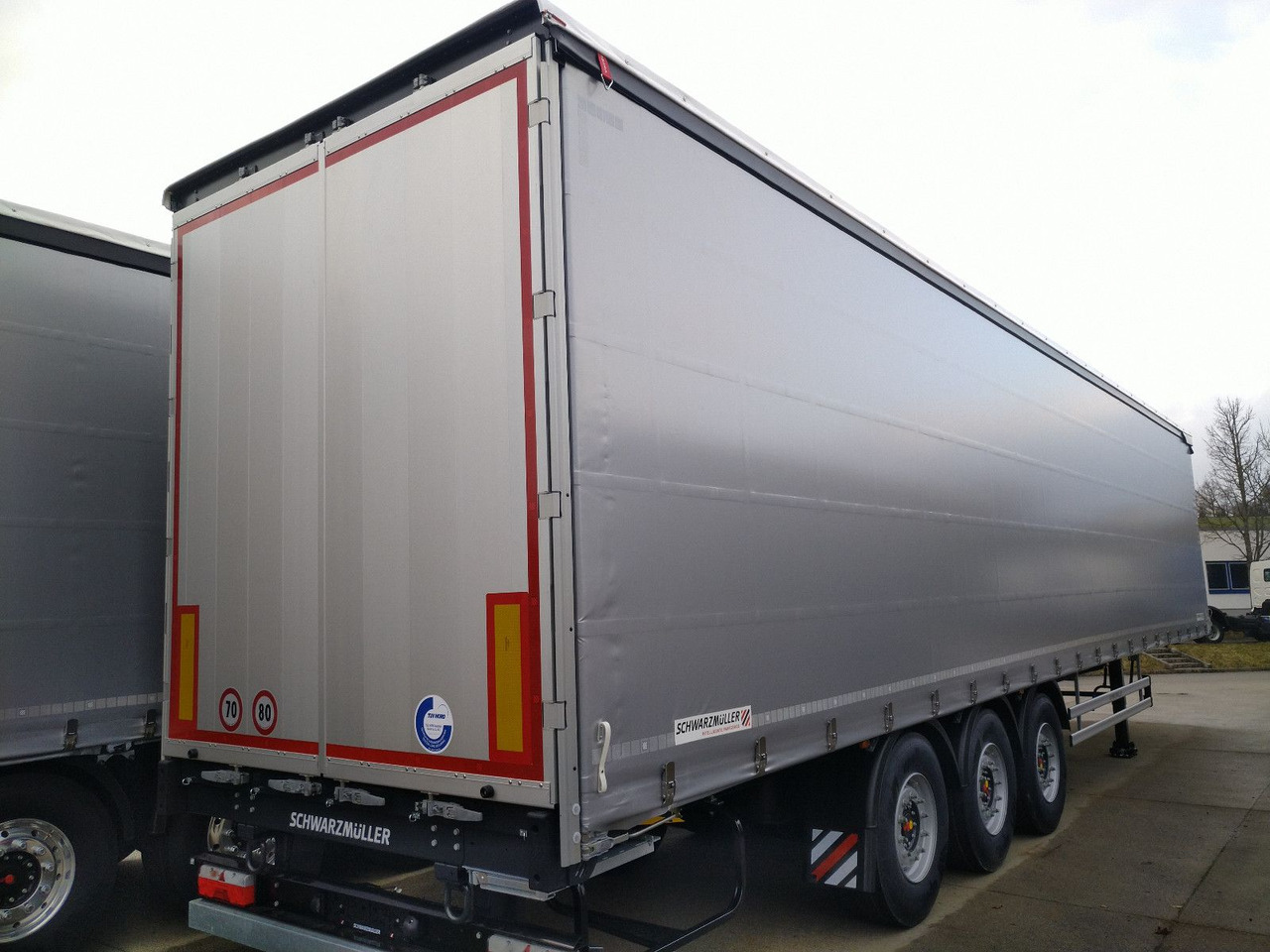 Schwarzmüller PowerLine LIFT/LENKACHSE HUBDACH 5880kg NEU Schwarzmüller PowerLine LIFT/LENKACHSE HUBDACH 5880kg NEU - 커튼사이더 세미 트레일러 : 사진 4 Schwarzmüller PowerLine LIFT/LENKACHSE HUBDACH 5880kg NEU Schwarzmüller PowerLine LIFT/LENKACHSE HUBDACH 5880kg NEU - 커튼사이더 세미 트레일러 : 사진 4