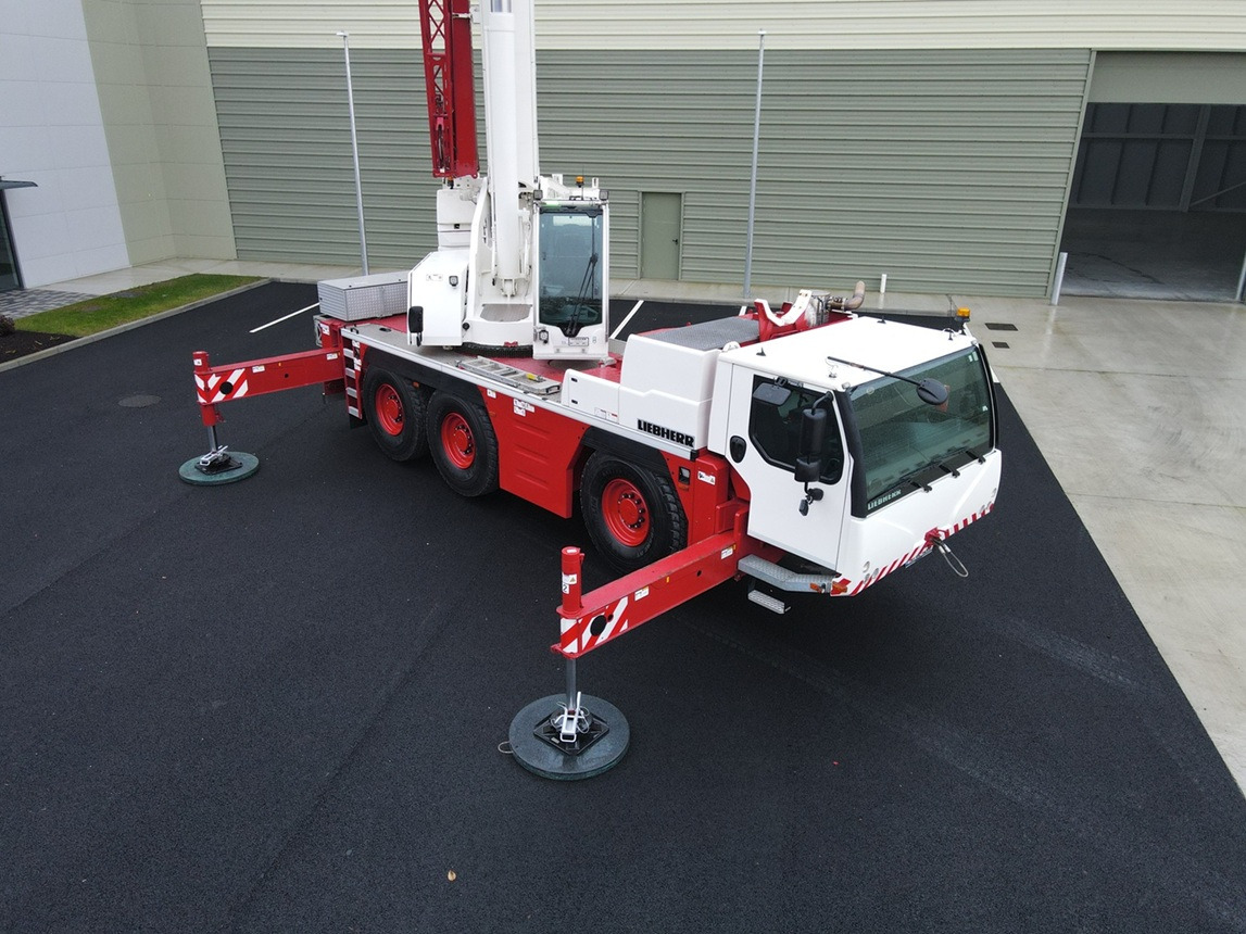 LIEBHERR LTM1060-3.1 - Excellent Condition and Full Remote - 전천후 지형 크레인 : 사진 2 LIEBHERR LTM1060-3.1 - Excellent Condition and Full Remote - 전천후 지형 크레인 : 사진 2