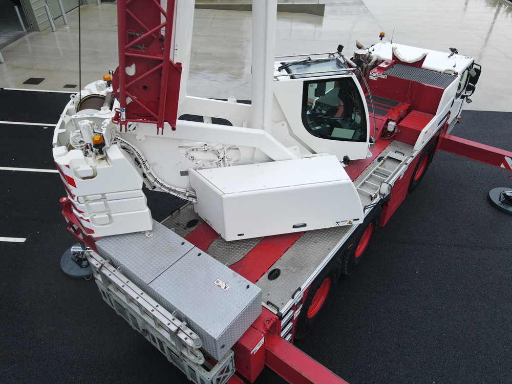 LIEBHERR LTM1060-3.1 - Excellent Condition and Full Remote - 전천후 지형 크레인 : 사진 5 LIEBHERR LTM1060-3.1 - Excellent Condition and Full Remote - 전천후 지형 크레인 : 사진 5