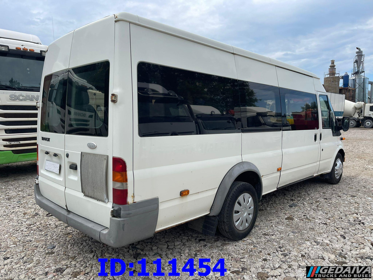 FORD Transit Manual 17-seater - 대형 버스 : 사진 3 FORD Transit Manual 17-seater - 대형 버스 : 사진 3