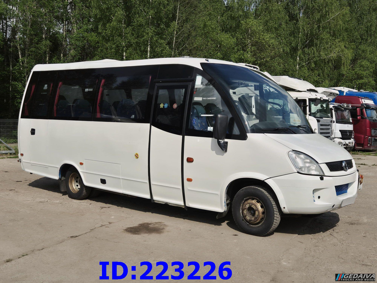 IVECO Daily 70C17A 25-seater Euro5 - 대형 버스 : 사진 4 IVECO Daily 70C17A 25-seater Euro5 - 대형 버스 : 사진 4