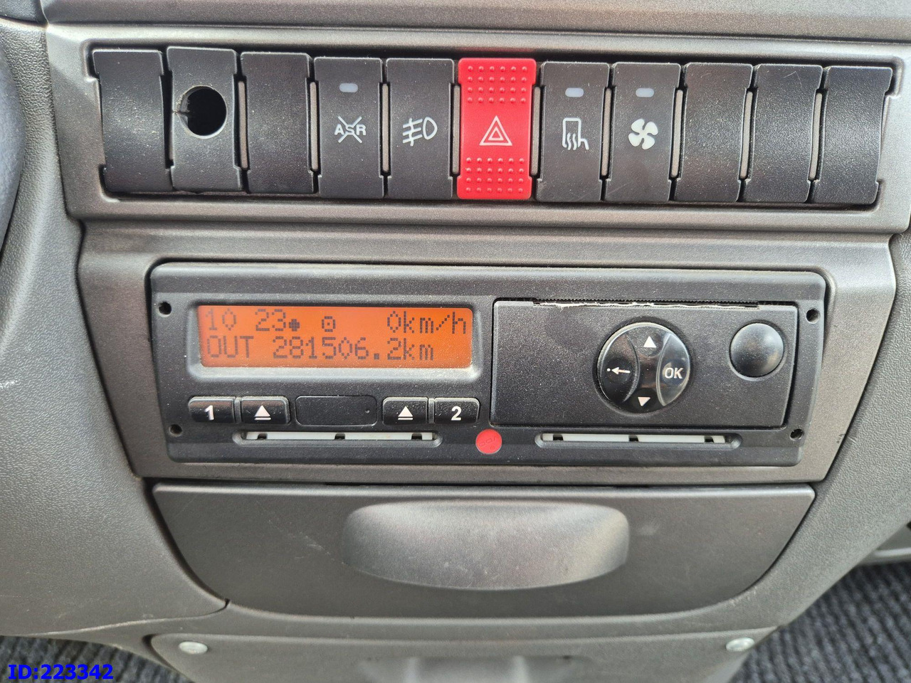 소형 버스, 대형 버스 IVECO Rosero Euro5 34-Place (Gearbox defekt) : 사진 14 소형 버스, 대형 버스 IVECO Rosero Euro5 34-Place (Gearbox defekt) : 사진 14