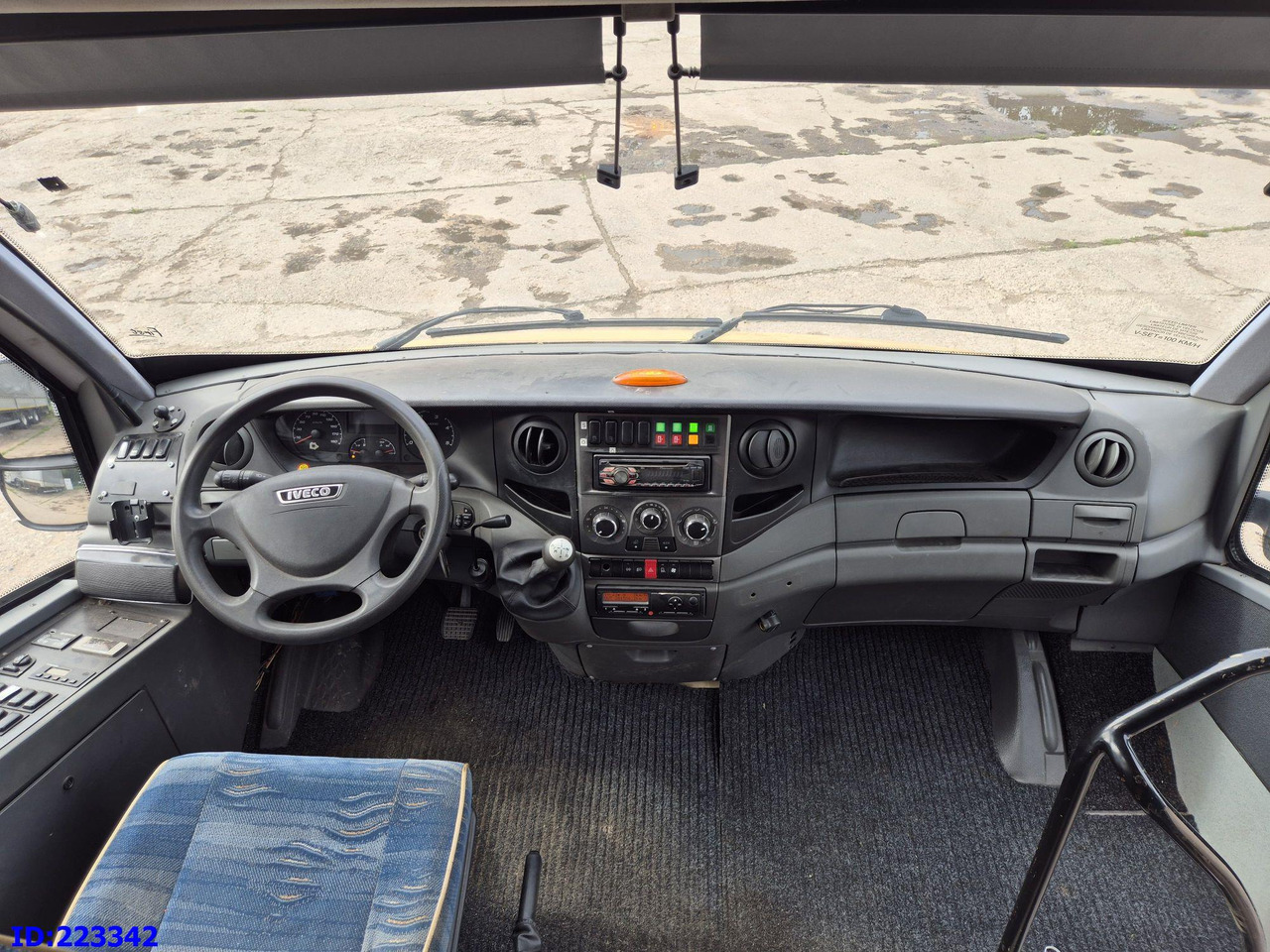 소형 버스, 대형 버스 IVECO Rosero Euro5 34-Place (Gearbox defekt) : 사진 9 소형 버스, 대형 버스 IVECO Rosero Euro5 34-Place (Gearbox defekt) : 사진 9