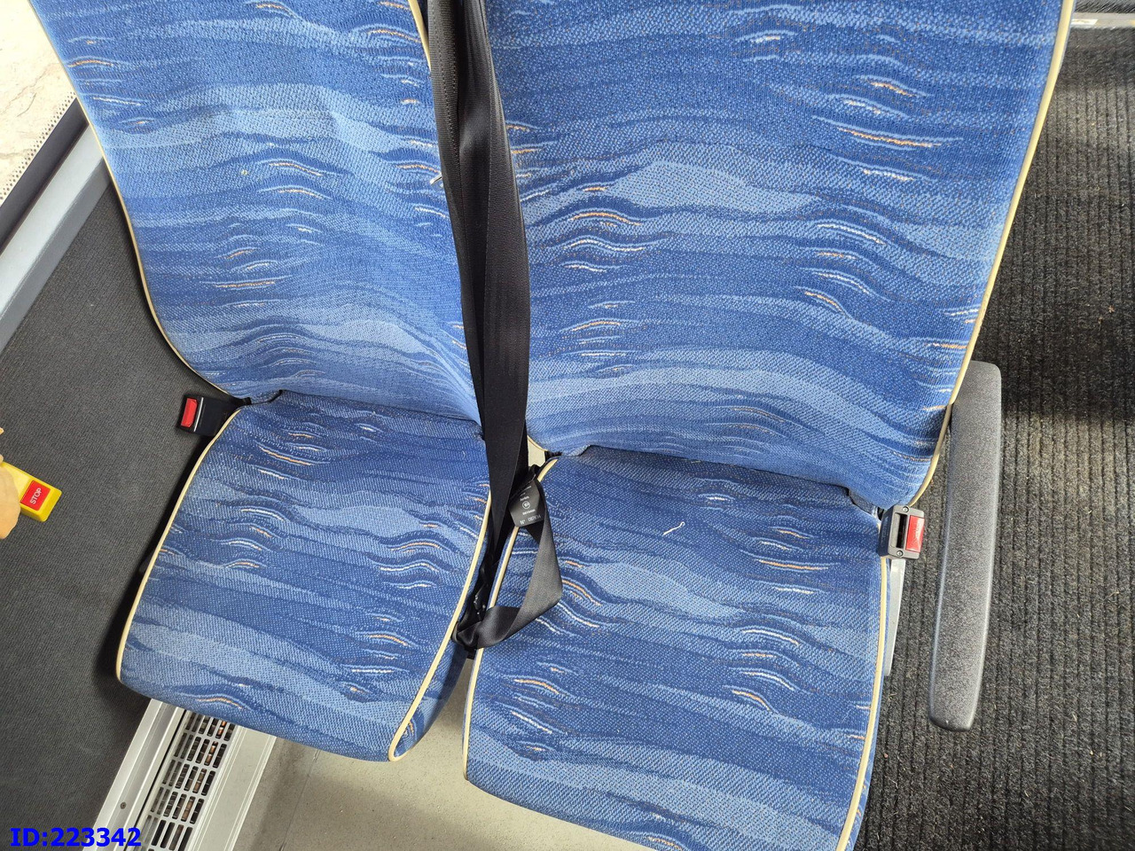 소형 버스, 대형 버스 IVECO Rosero Euro5 34-Place (Gearbox defekt) : 사진 20 소형 버스, 대형 버스 IVECO Rosero Euro5 34-Place (Gearbox defekt) : 사진 20