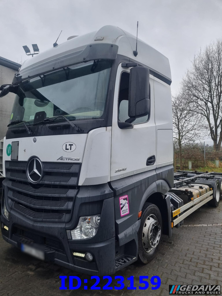 MERCEDES-BENZ Actros 2542 BDF 6x2 Euro6 - 캡 새시 트럭 : 사진 2 MERCEDES-BENZ Actros 2542 BDF 6x2 Euro6 - 캡 새시 트럭 : 사진 2