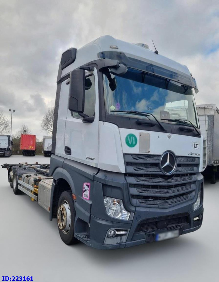 MERCEDES-BENZ Actros 2542 BDF 6x2 Euro6 - 캡 새시 트럭 : 사진 2 MERCEDES-BENZ Actros 2542 BDF 6x2 Euro6 - 캡 새시 트럭 : 사진 2