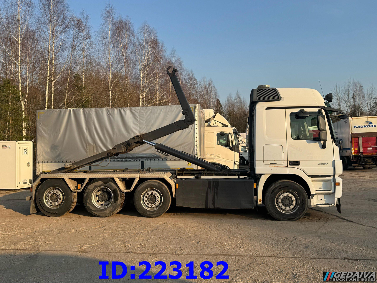 MERCEDES-BENZ Actros 2551 8x2 V8 Retarder - 후크 리프트 트럭 : 사진 5 MERCEDES-BENZ Actros 2551 8x2 V8 Retarder - 후크 리프트 트럭 : 사진 5