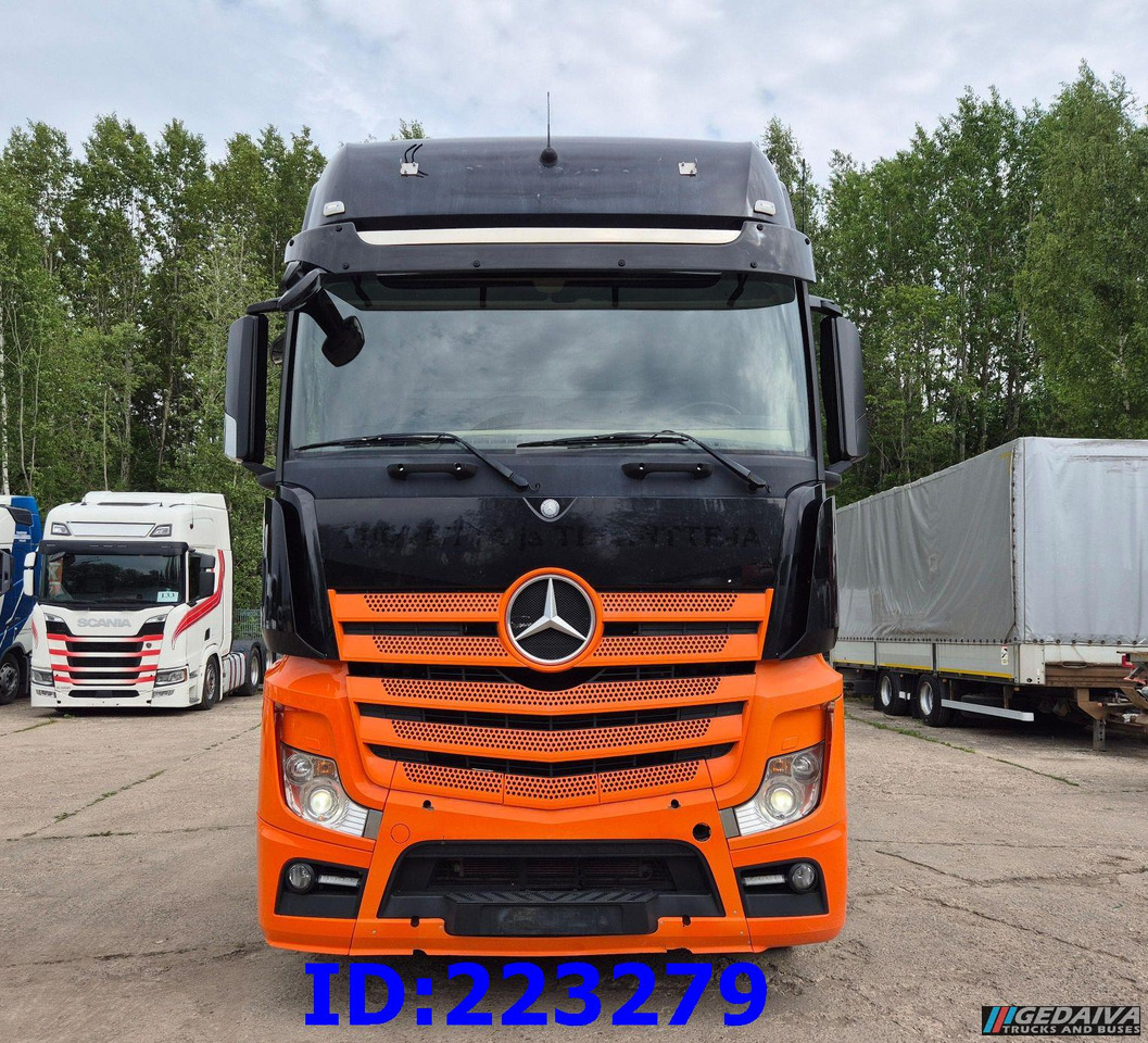 MERCEDES-BENZ Actros 3563 8×4 ( Steering axle) - 캡 새시 트럭 : 사진 2 MERCEDES-BENZ Actros 3563 8×4 ( Steering axle) - 캡 새시 트럭 : 사진 2