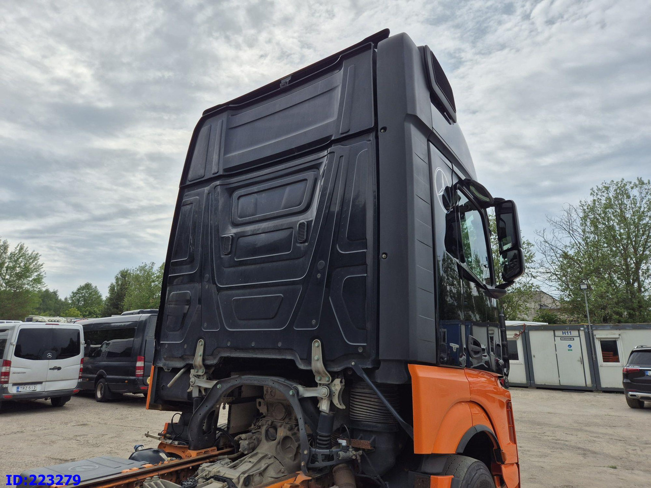MERCEDES-BENZ Actros 3563 8×4 ( Steering axle) - 캡 새시 트럭 : 사진 5 MERCEDES-BENZ Actros 3563 8×4 ( Steering axle) - 캡 새시 트럭 : 사진 5