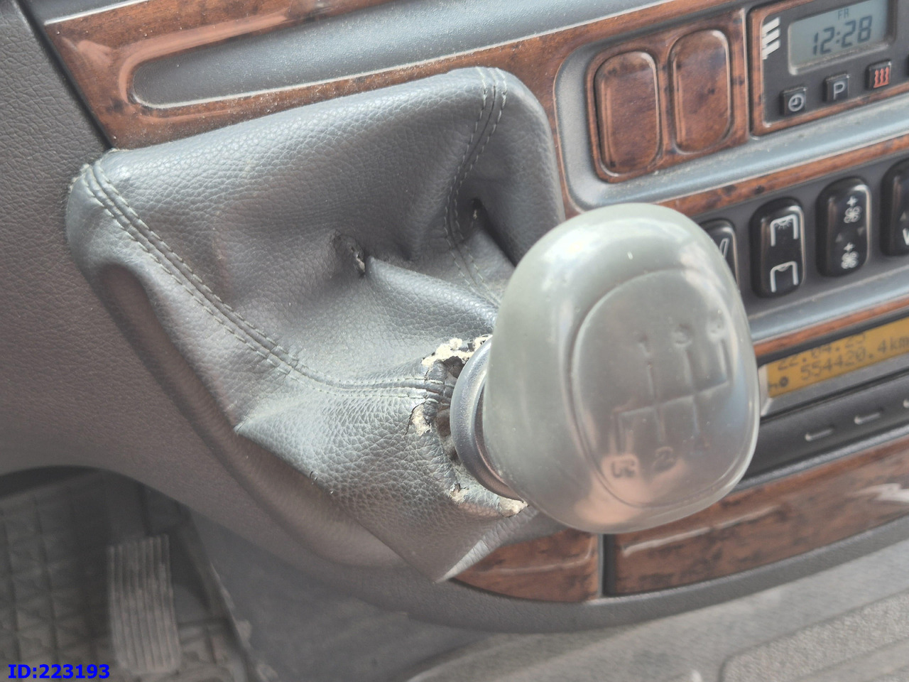 소형 버스, 승합차 MERCEDES-BENZ Sprinter 416 VIP AC 17-seater : 사진 14 소형 버스, 승합차 MERCEDES-BENZ Sprinter 416 VIP AC 17-seater : 사진 14