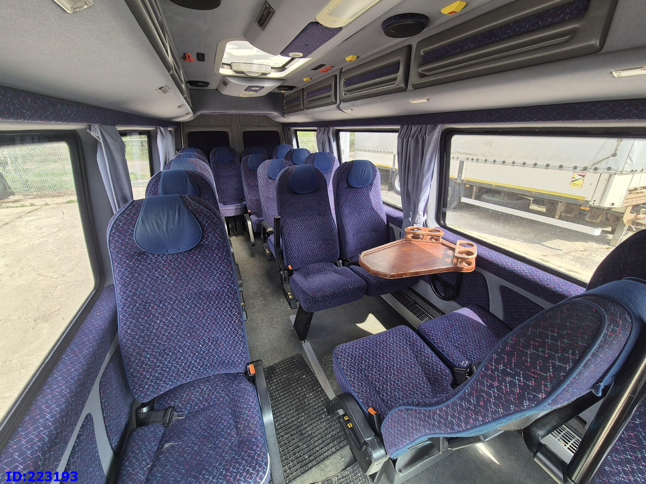 소형 버스, 승합차 MERCEDES-BENZ Sprinter 416 VIP AC 17-seater : 사진 18 소형 버스, 승합차 MERCEDES-BENZ Sprinter 416 VIP AC 17-seater : 사진 18