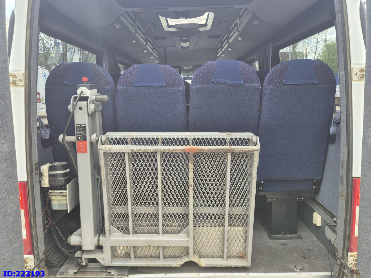 소형 버스, 승합차 MERCEDES-BENZ Sprinter 416 VIP AC 17-seater : 사진 7 소형 버스, 승합차 MERCEDES-BENZ Sprinter 416 VIP AC 17-seater : 사진 7