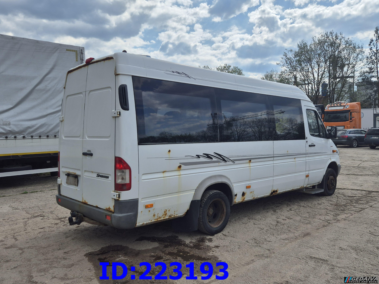 MERCEDES-BENZ Sprinter 416 VIP AC 17-seater - 대형 버스 : 사진 5 MERCEDES-BENZ Sprinter 416 VIP AC 17-seater - 대형 버스 : 사진 5