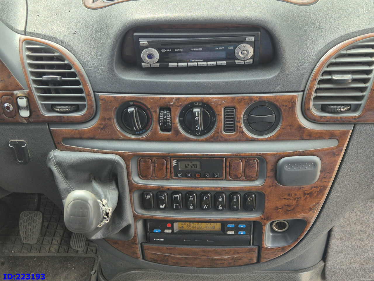 소형 버스, 승합차 MERCEDES-BENZ Sprinter 416 VIP AC 17-seater : 사진 13 소형 버스, 승합차 MERCEDES-BENZ Sprinter 416 VIP AC 17-seater : 사진 13