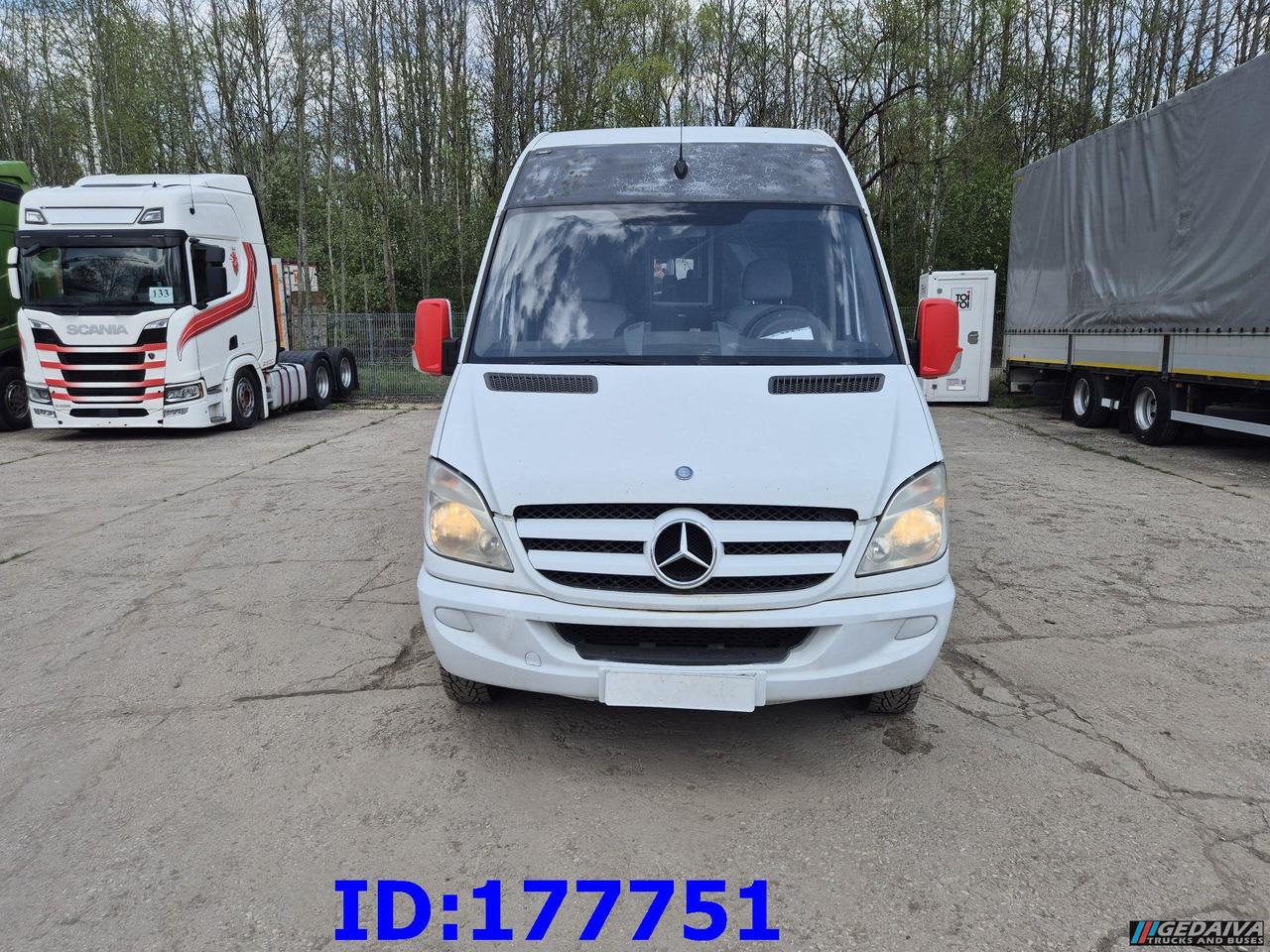 MERCEDES-BENZ Sprinter 518 - VIP - 17-seater - 대형 버스 : 사진 4 MERCEDES-BENZ Sprinter 518 - VIP - 17-seater - 대형 버스 : 사진 4
