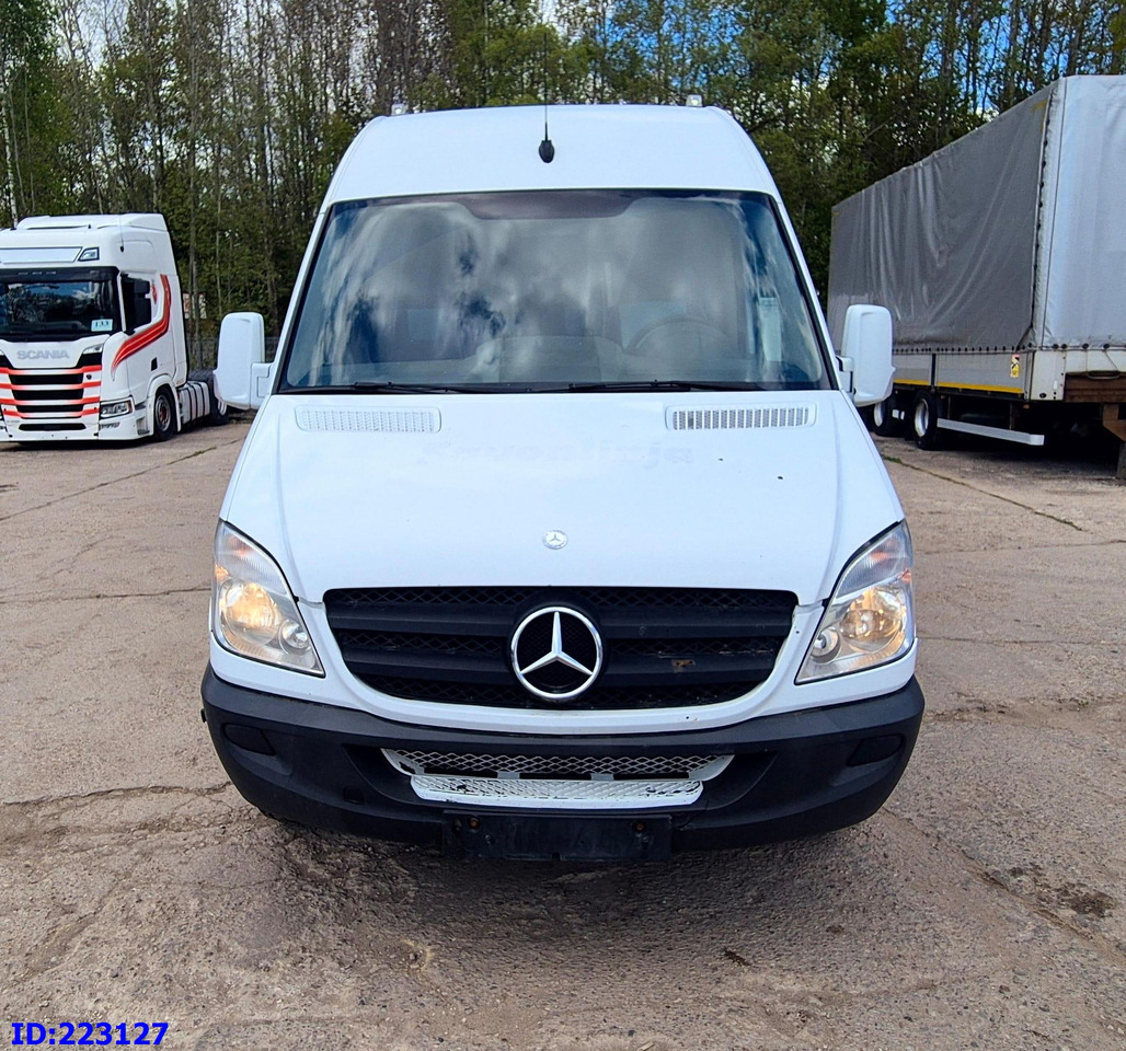 MERCEDES-BENZ Sprinter 518 - VIP -19 Seater - 대형 버스 : 사진 2 MERCEDES-BENZ Sprinter 518 - VIP -19 Seater - 대형 버스 : 사진 2