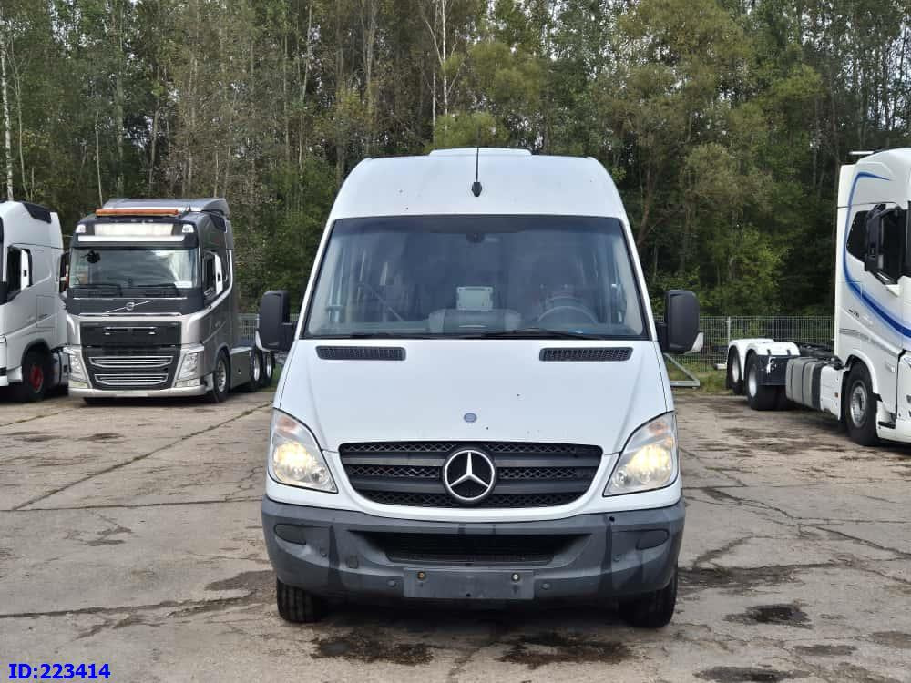 MERCEDES-BENZ Sprinter 519 VIP - 17 Seater Euro5 - 대형 버스 : 사진 2 MERCEDES-BENZ Sprinter 519 VIP - 17 Seater Euro5 - 대형 버스 : 사진 2