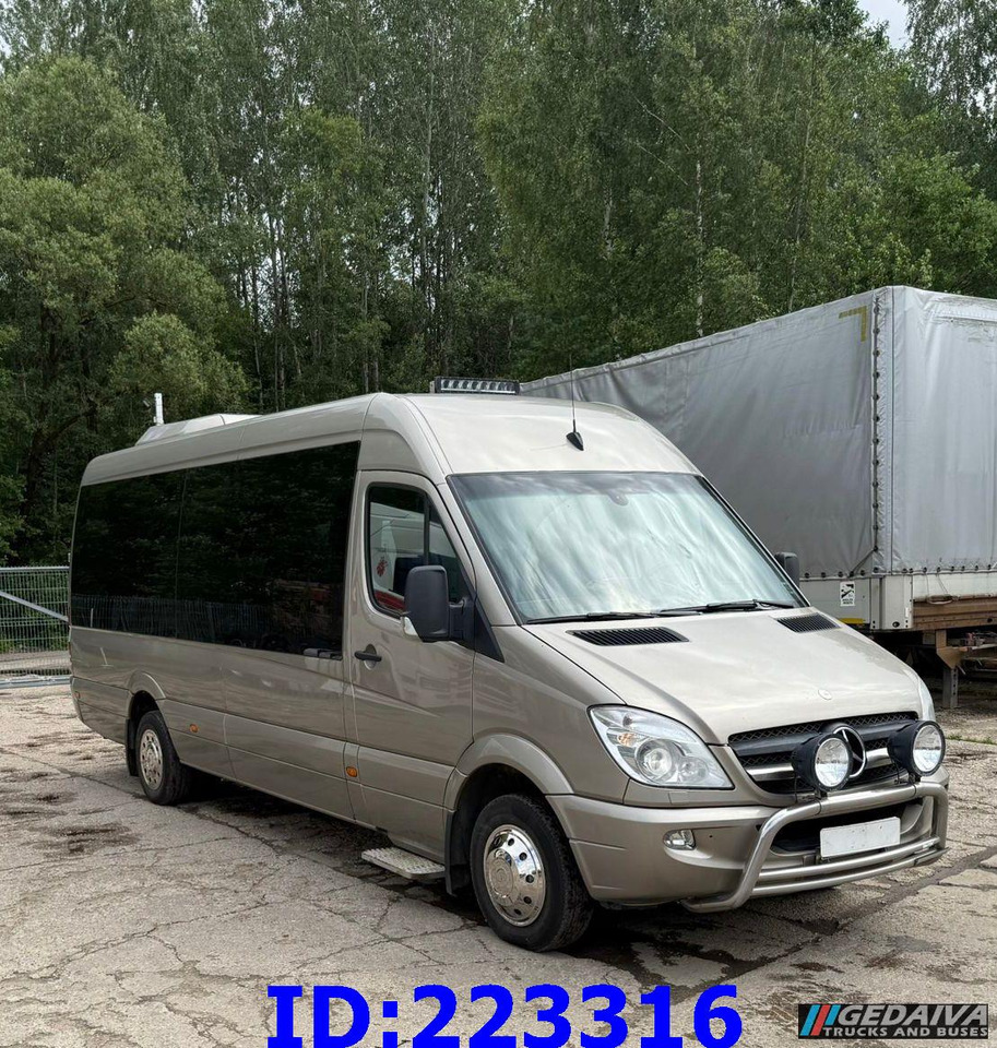 MERCEDES-BENZ Sprinter 519 VIP - 18 Seater - Euro 5 - 대형 버스 : 사진 4 MERCEDES-BENZ Sprinter 519 VIP - 18 Seater - Euro 5 - 대형 버스 : 사진 4