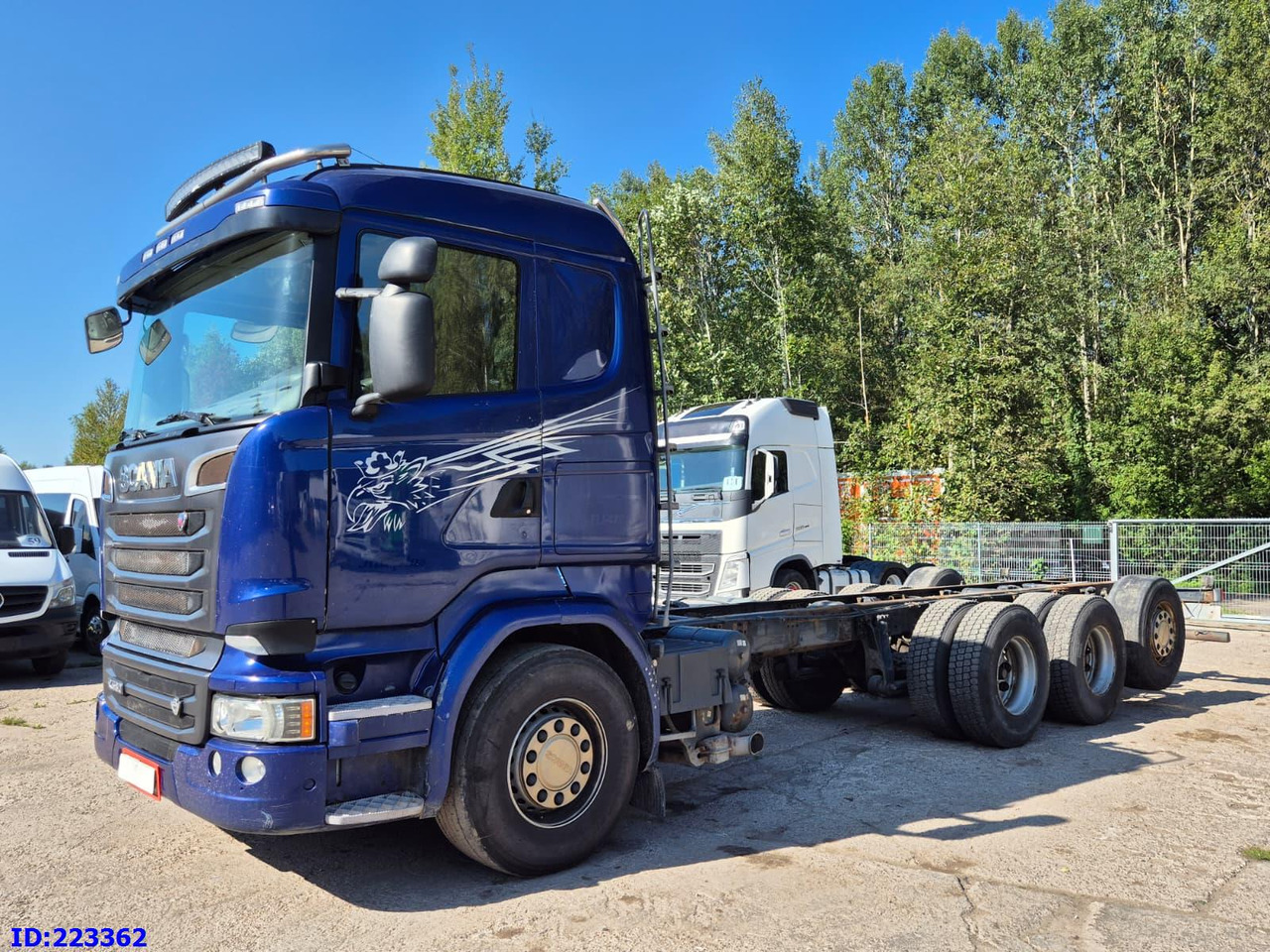 SCANIA R580 8x4 Euro6 Retarder - 캡 새시 트럭 : 사진 1 SCANIA R580 8x4 Euro6 Retarder - 캡 새시 트럭 : 사진 1