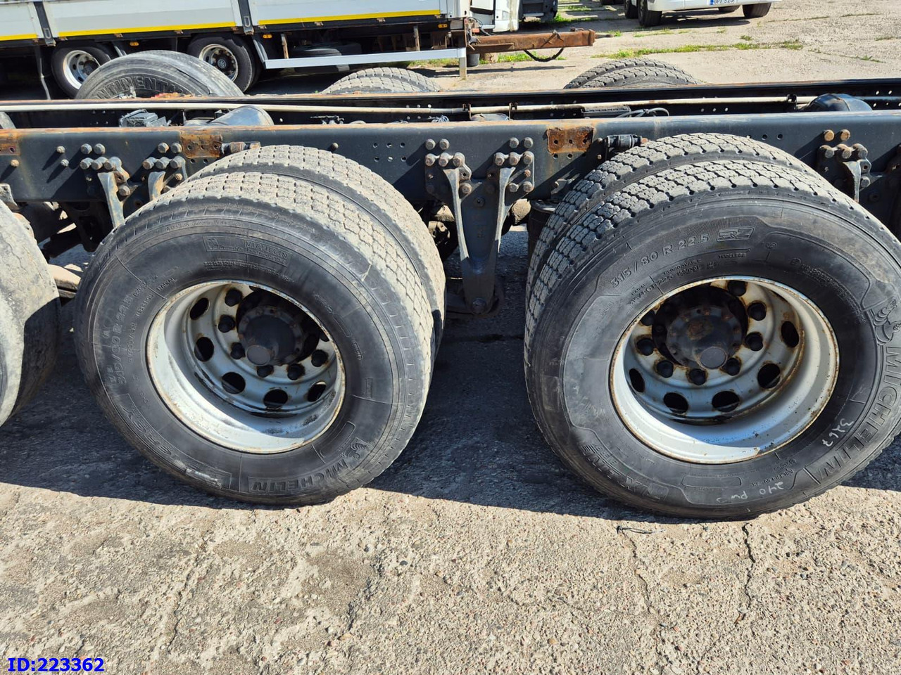 SCANIA R580 8x4 Euro6 Retarder - 캡 새시 트럭 : 사진 5 SCANIA R580 8x4 Euro6 Retarder - 캡 새시 트럭 : 사진 5