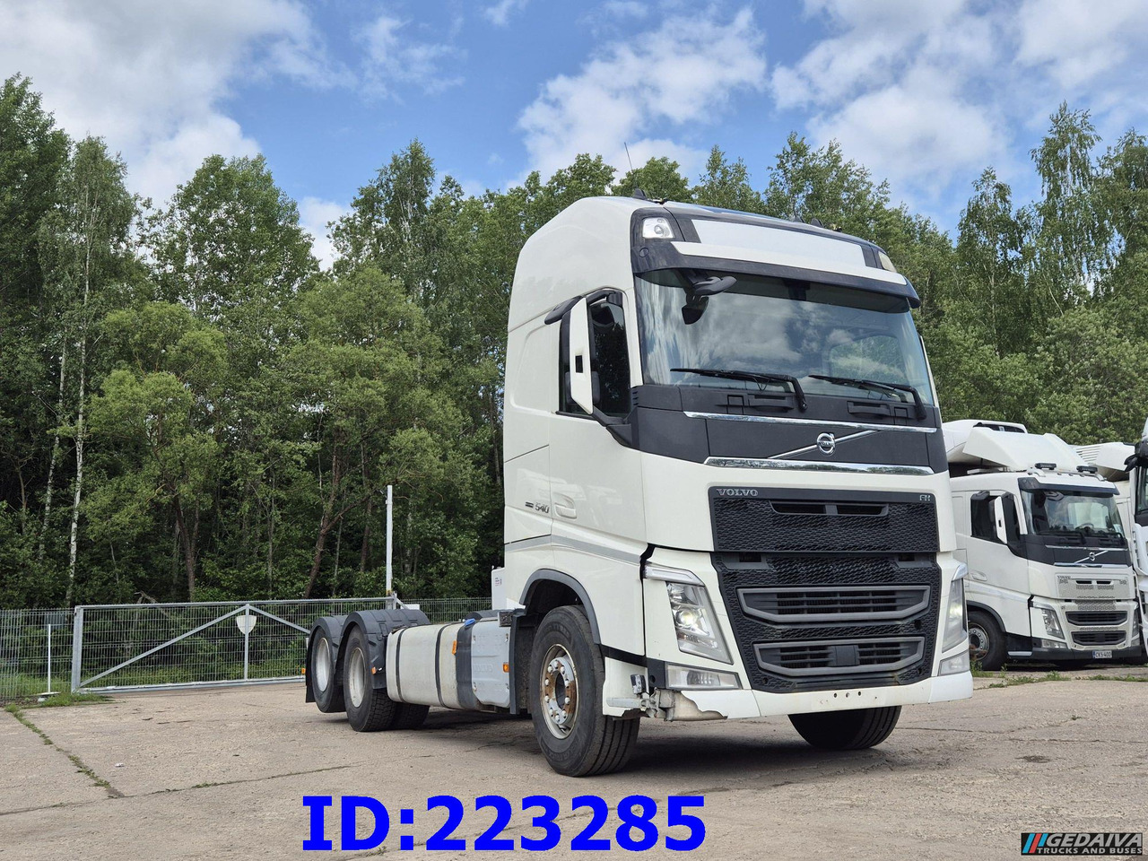 VOLVO FH13 540HP 6x2 (10 tyre) Euro6 - 캡 새시 트럭 : 사진 4 VOLVO FH13 540HP 6x2 (10 tyre) Euro6 - 캡 새시 트럭 : 사진 4