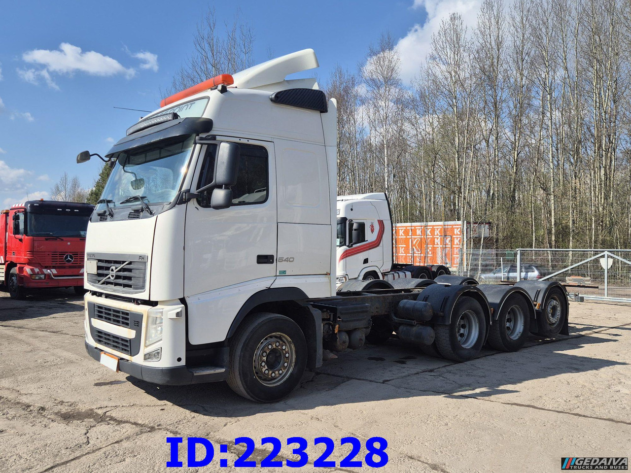 VOLVO FH13 540HP 8X4 Euro5 - 캡 새시 트럭 : 사진 1 VOLVO FH13 540HP 8X4 Euro5 - 캡 새시 트럭 : 사진 1