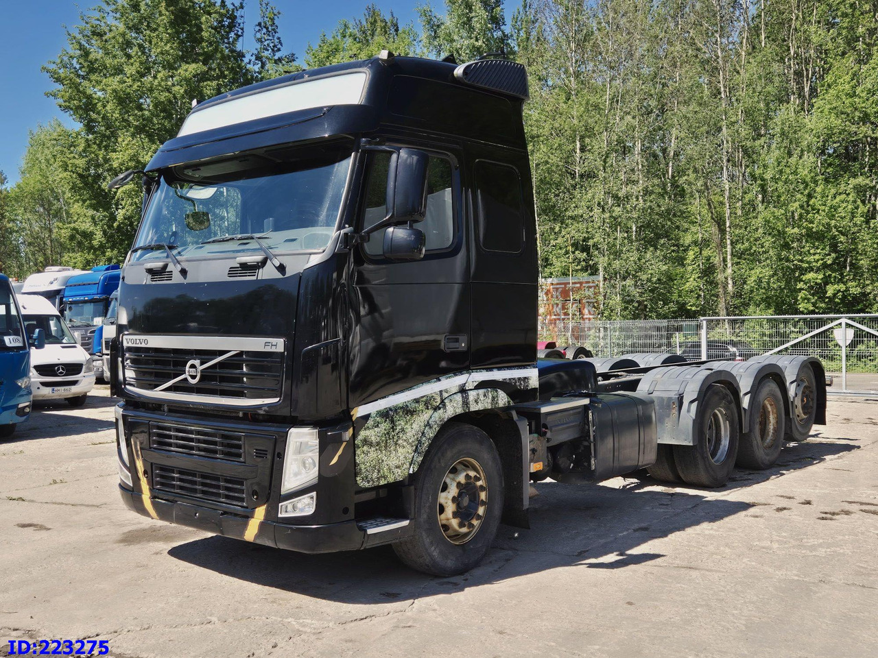 VOLVO FH13 540HP 8X4 (Steering axle) RETARDER - 캡 새시 트럭 : 사진 1 VOLVO FH13 540HP 8X4 (Steering axle) RETARDER - 캡 새시 트럭 : 사진 1